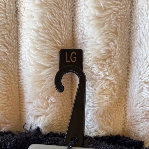 NWT Isotoner Women’s Genuine Leather Gloves – Black, Plush-Lined, Large - Picture 3 of 5